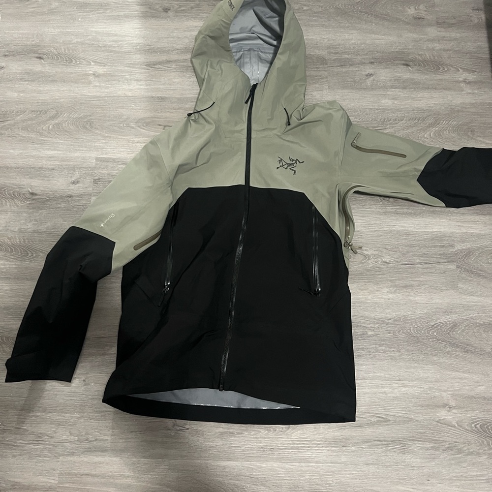 Arcteryx Rush Jacket Men’s Large in Shadow Warrior colorway